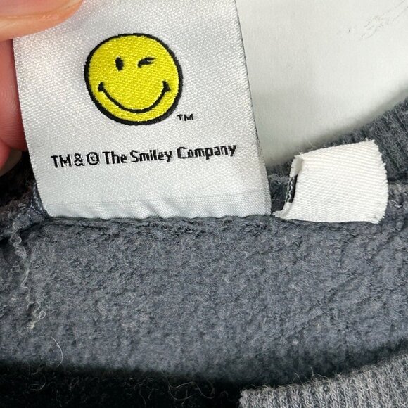 Smiley World gray cropped sweater size large‎ - Picture 5 of 8